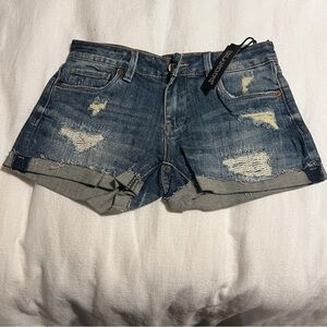 BLANK NYC  NWT The Fulton denim shorts. Size 24